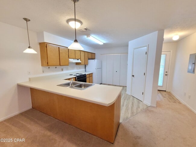 Building Photo - 2026 Baker Ct
