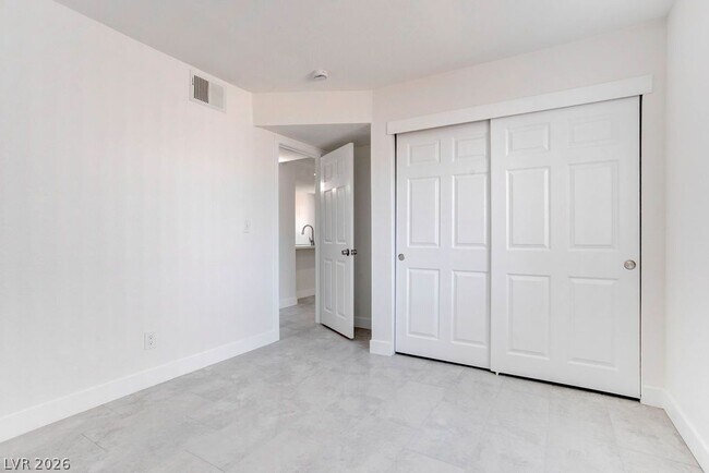 Building Photo - 1870 Nebula Dr