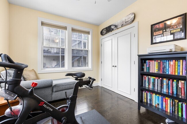 Building Photo - 170 W Fifth St