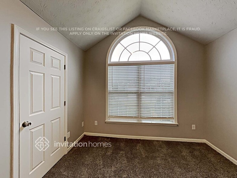 Building Photo - 40 Champions Ln