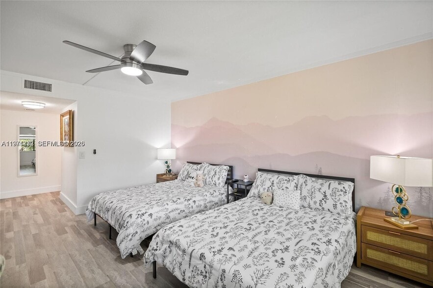 Building Photo - 380 Racquet Club Rd