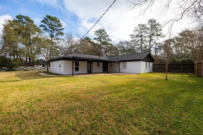 Building Photo - 12514 Park Forest Dr