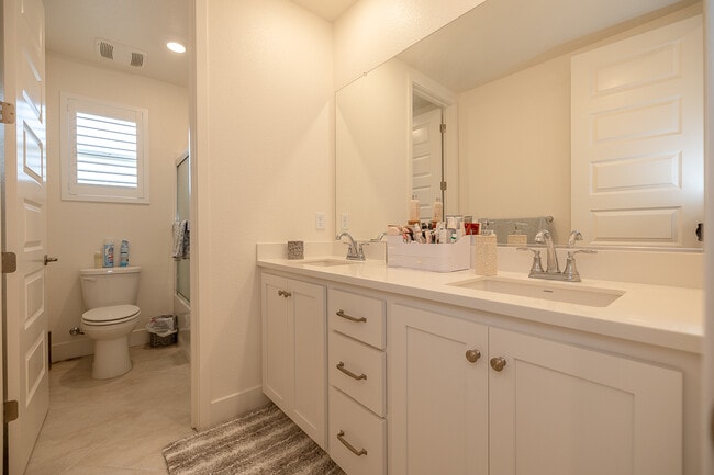 Building Photo - 1381 Porpor Ct
