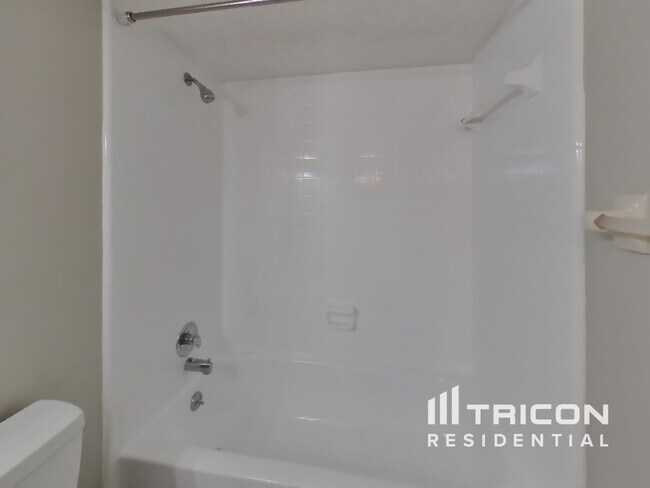 Building Photo - 2270 George Wythe Rd