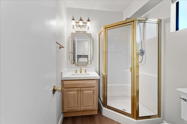 Building Photo - Updated Porter Ranch Townhome with Scenic ...