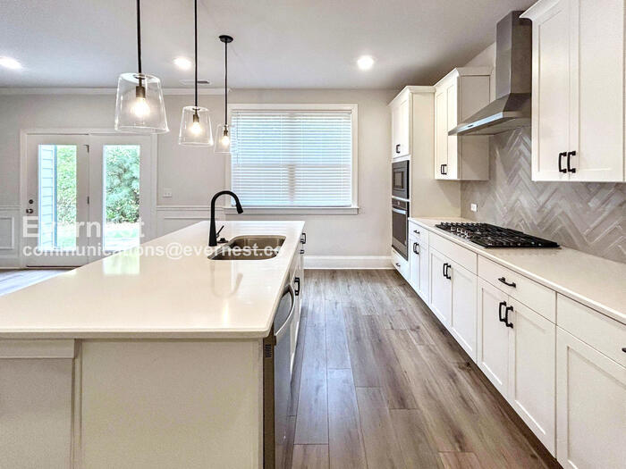 Building Photo - 504 Cunninghame Ct