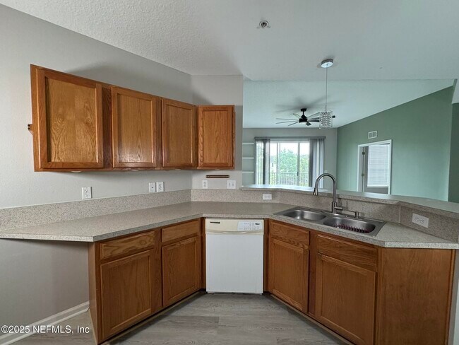 Building Photo - 785 Oakleaf Plantation Pkwy