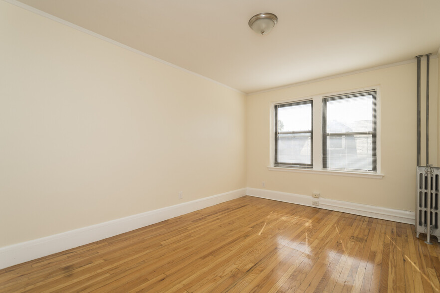 Primary Photo - 140 Highland Ave