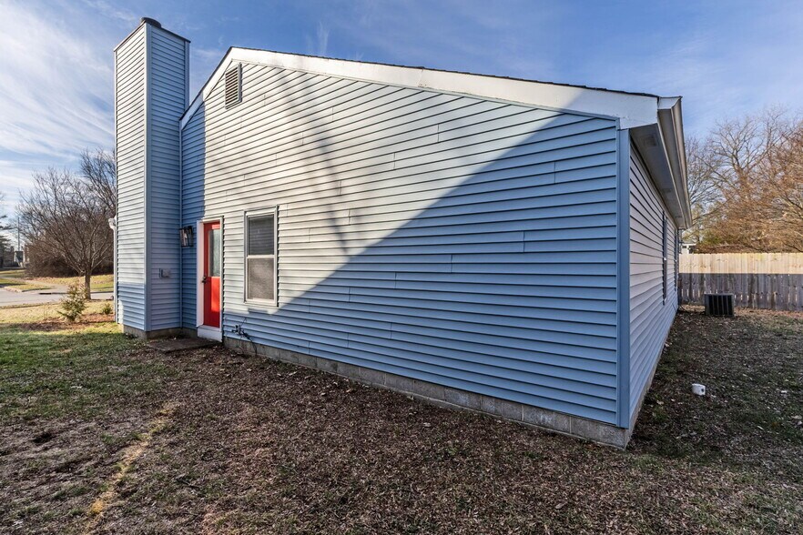 Building Photo - 1800 Weather Stone Ln