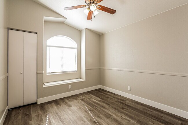 Building Photo - 2110 Big Boulder Dr