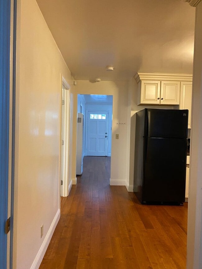 Building Photo - Two bedroom one bath home walking distance to beach and Naval Postgraduate School