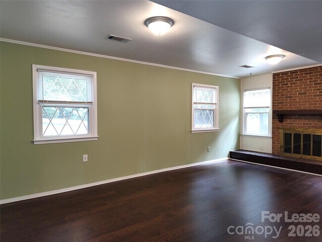Building Photo - 5812 Donegal Dr