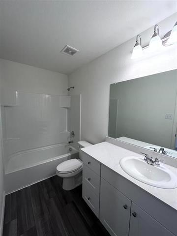 Building Photo - 424 Madison Way