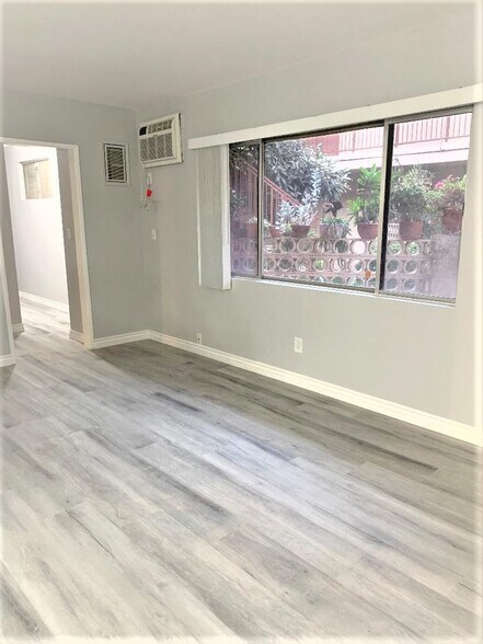Building Photo - 129 W Chevy Chase Dr
