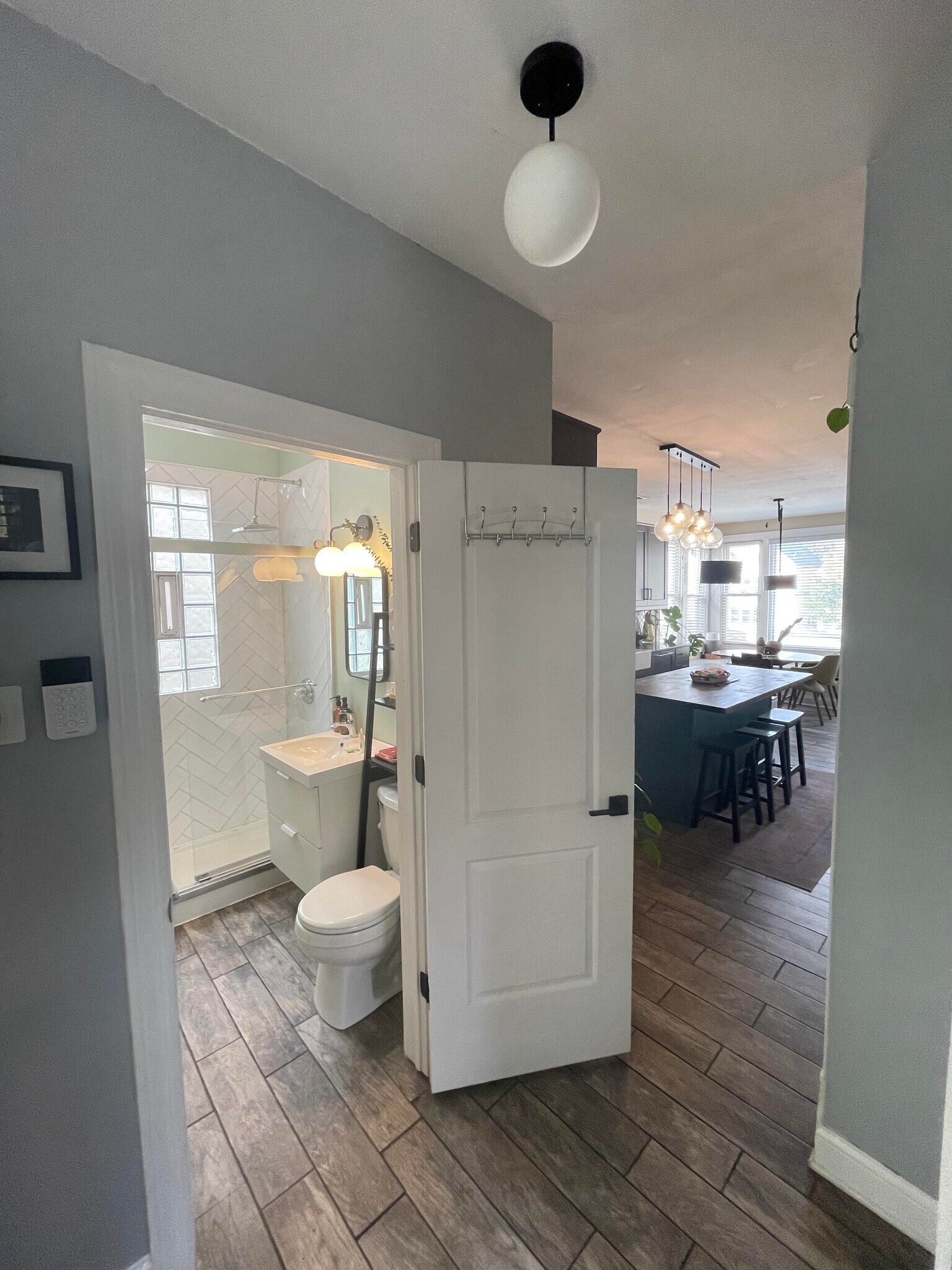 HALLWAY - 2742 N Lawndale Ave