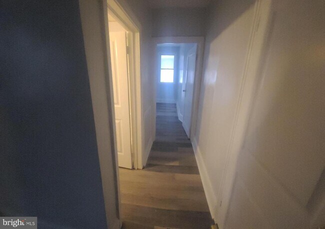 Building Photo - 229 N 9th St