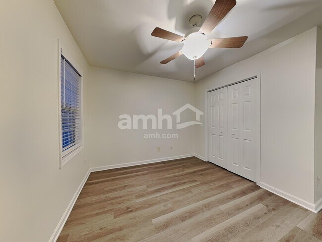 Building Photo - 2601 Trailwood Hills Dr