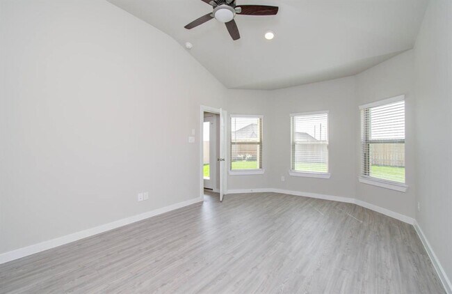 Building Photo - 21611 Sandy Dune Dr
