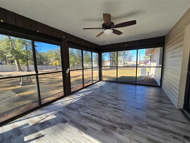 Building Photo - 2606 NE 22nd Ave