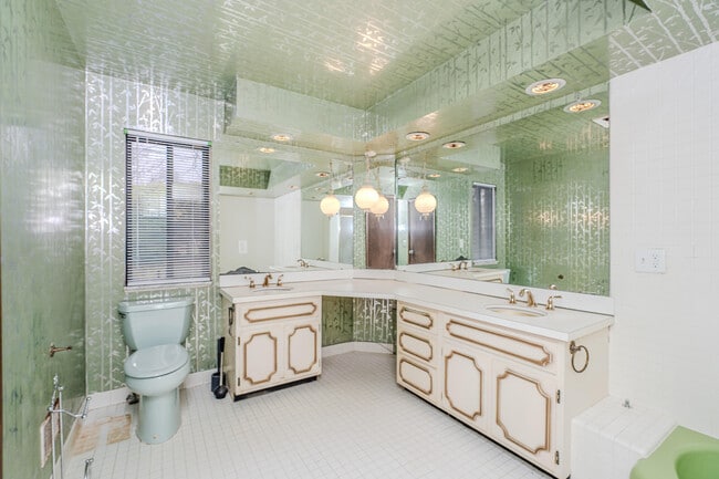 Building Photo - 22745 Wrexford Dr