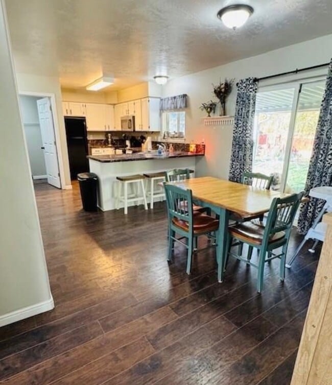 Building Photo - 1535 Conestoga Way