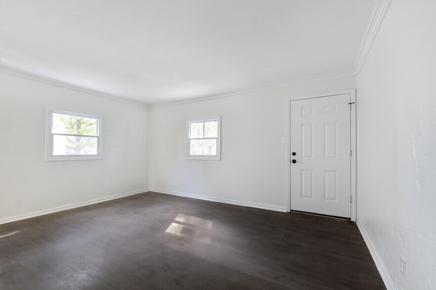 Building Photo - 2778 Grasmere Ave