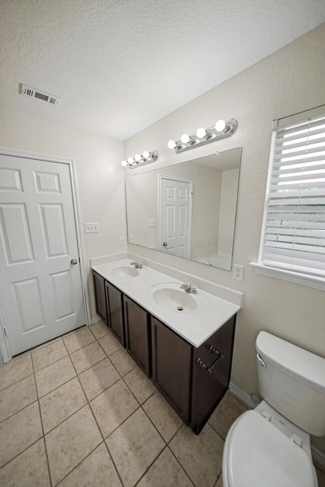 Building Photo - Spacious Cul-de-Sac Home in Bulverde Village - Realtor Commission: $500