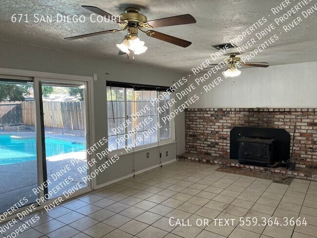 Building Photo - North Merced With Pool!!