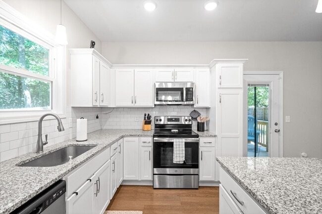 Building Photo - 1851 Calloway Dr
