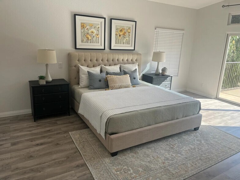 Building Photo - 11112 Calgary Way