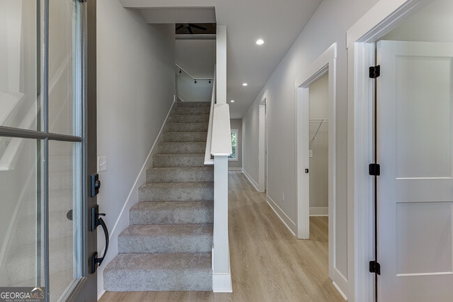 Building Photo - 110 Rains Rd