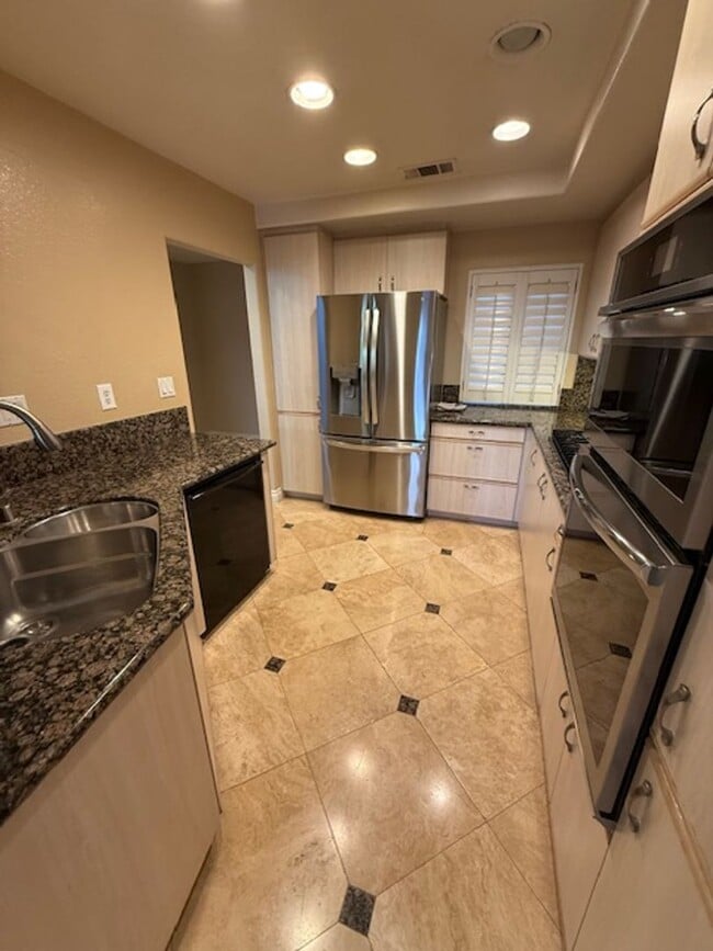 Building Photo - 2 Bedroom Condo in Aliso Viejo!