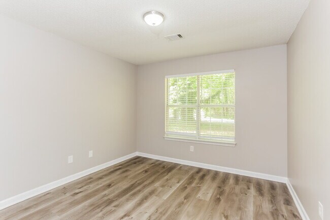 Building Photo - 130 Harriette Dr