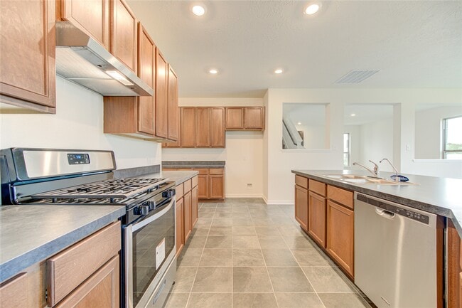 Building Photo - 6120 Whitewing Rd