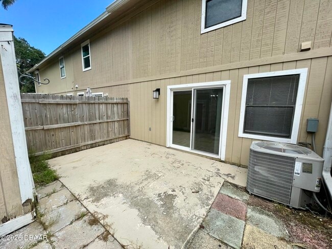 Building Photo - 112 Tomoka Meadows Blvd
