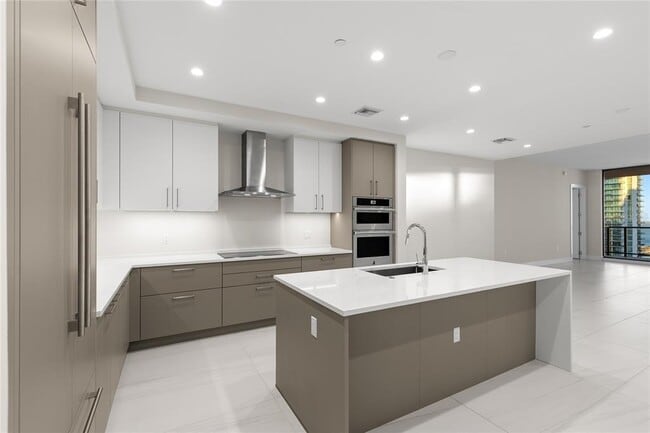 Building Photo - 275 1st Ave S