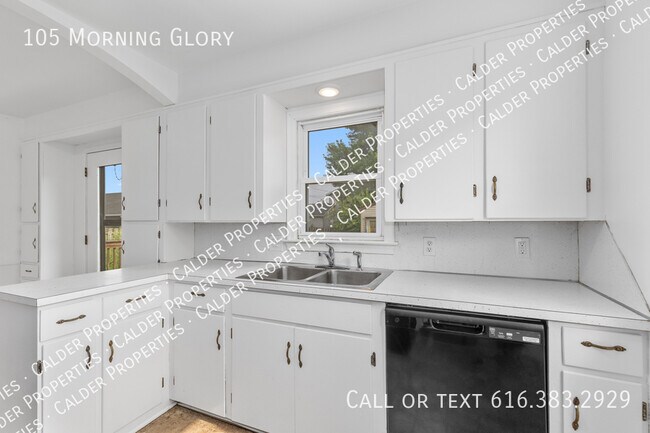 Building Photo - 105 Morning Glory St SW