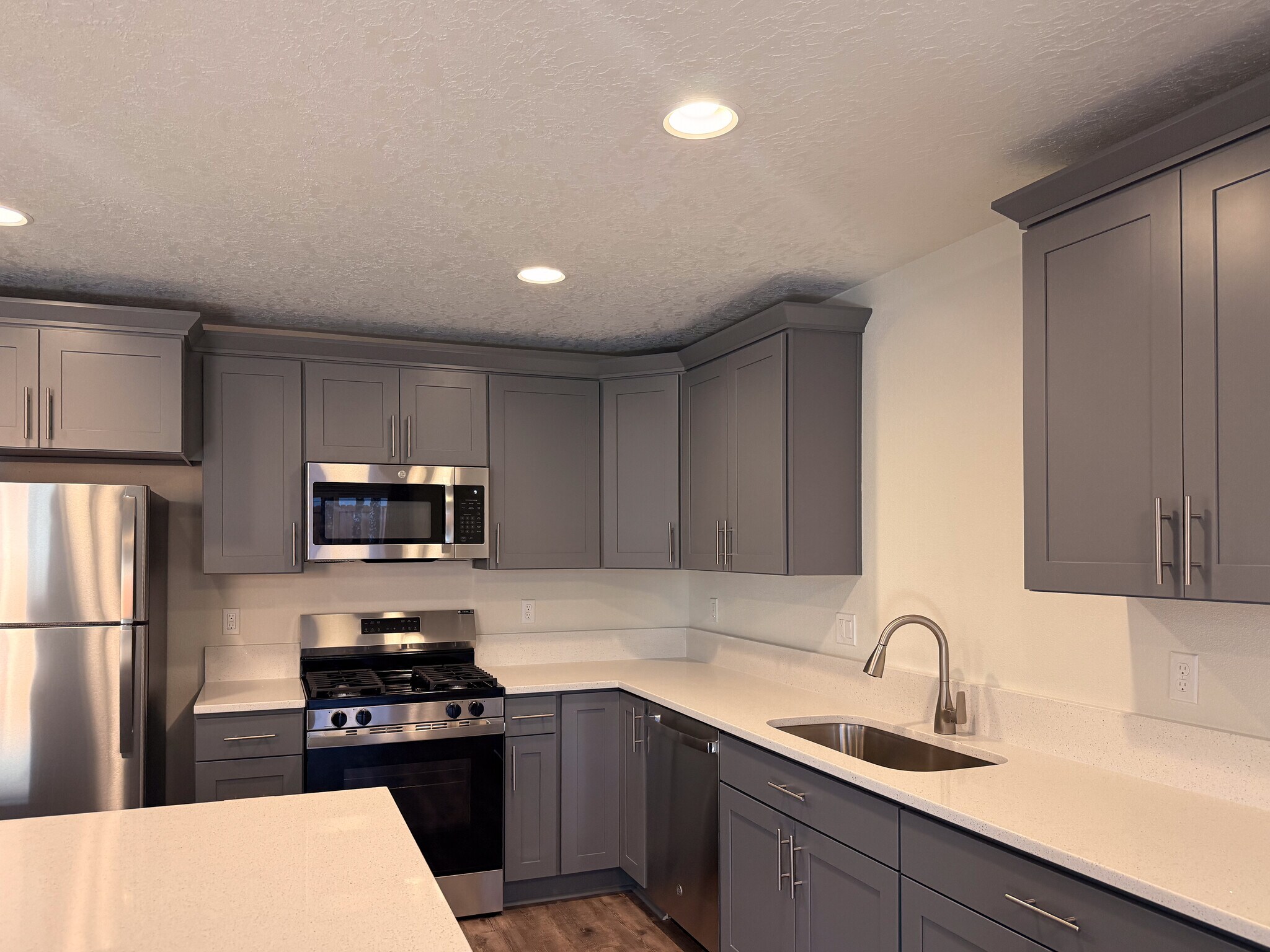 Building Photo - 507 NW Hillcrest Dr