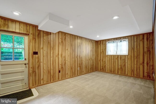 Building Photo - 821 N Latham St