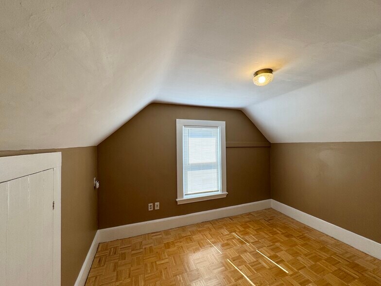 Building Photo - 95 Flint St