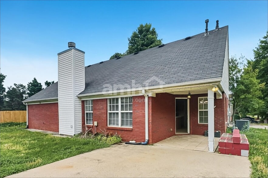 Building Photo - 840 James Ridge Dr