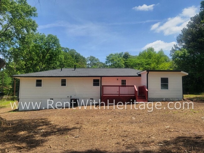 Building Photo - WOW!!! GORGEOUS BRICK RANCH HOME/ TOTALLY ...