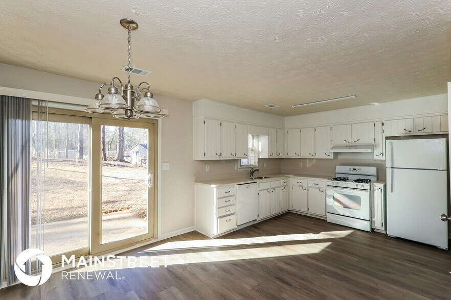 Building Photo - 1070 Salisbury Trail