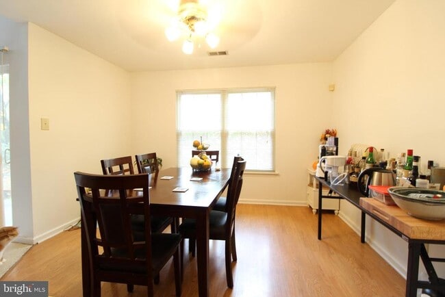 Building Photo - 30 Chicopee Dr