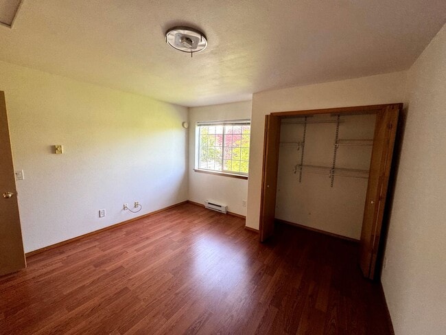 Building Photo - 1808 E Sunset Dr