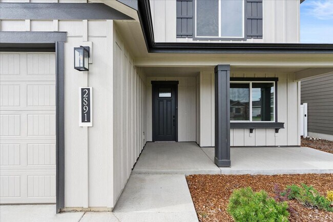 Building Photo - Spacious 4-Bedroom, 2.5 Bath, Two-Story Gem with a Fenced Yard!