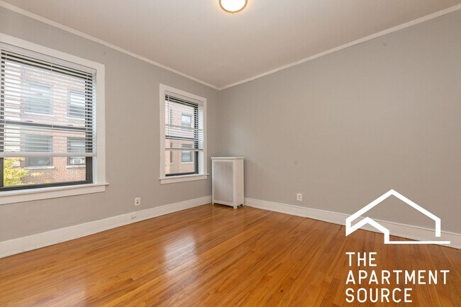 Building Photo - 201 Kedzie St