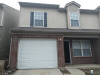 Building Photo - Huge 4 Bedroom 2 bath House with Garage