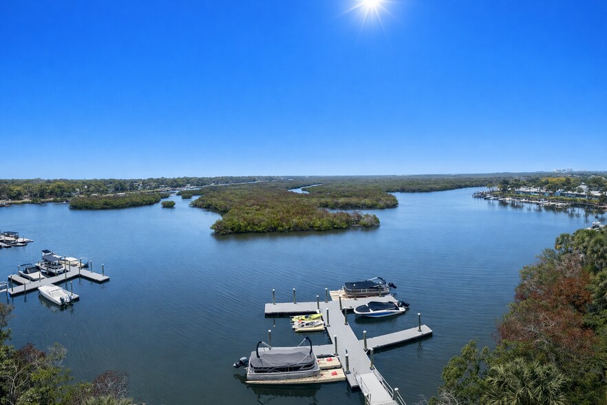 Building Photo - 6 Riverwalk Drive