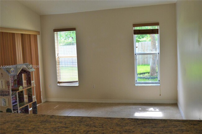 Building Photo - 1855 NE 36th Ave